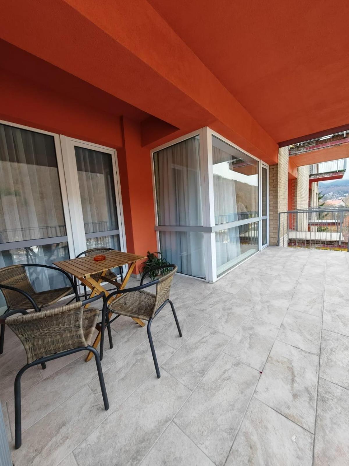 Appartamento Apartament Panoramic View Sinaia Esterno foto